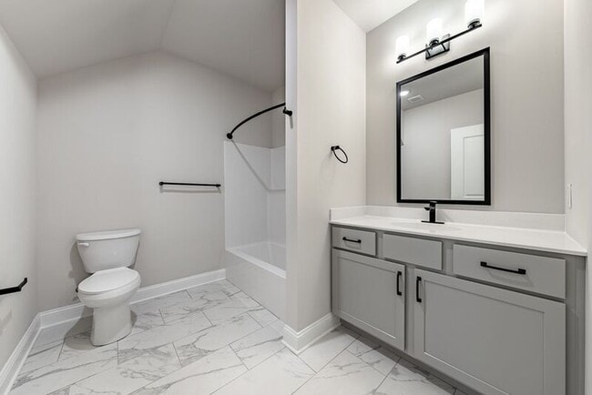 Building Photo - 182 Excelsior Ave