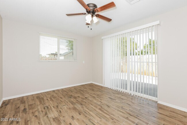 Building Photo - 608 N 47th Pl