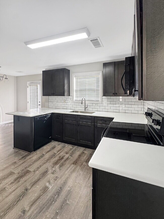 Foto del edificio - Now Available in Heritage Pointe!