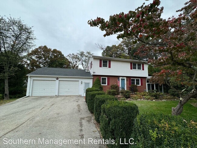 Foto del edificio - 4 br, 2 bath House - 27 Springwood Ave.