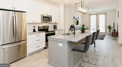 Building Photo - 2250 Oak Rd SW