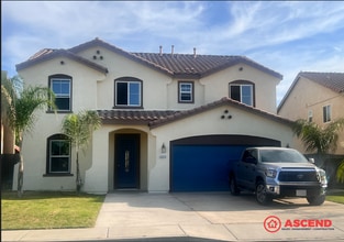 Building Photo - 5515 Viewcrest Dr