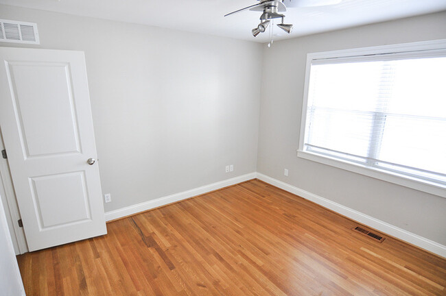 Foto del edificio - 1x1 Apartment in Southmoreland Kansas City!