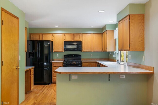 Building Photo - 4 br, 2.5 bath House - 10376 Southeast 187...