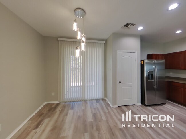 Foto del edificio - 6402 W Barbara Ave