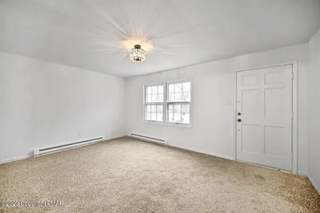 Building Photo - 125 Alwen Ave