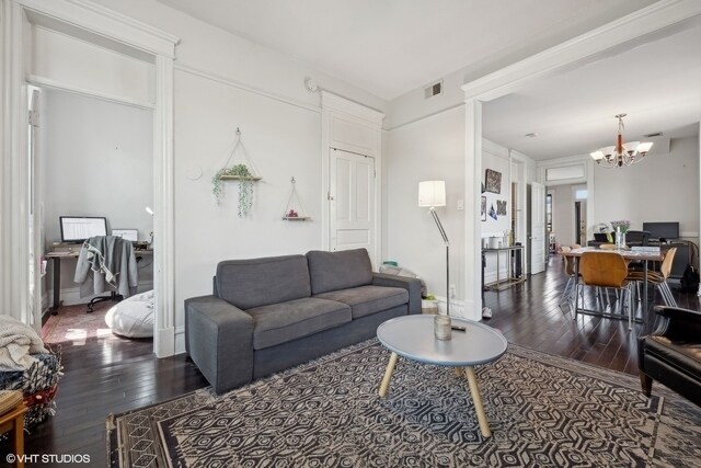 Foto del edificio - 814 W Newport Ave