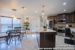 Foto del edificio - 7118 Rimwood St