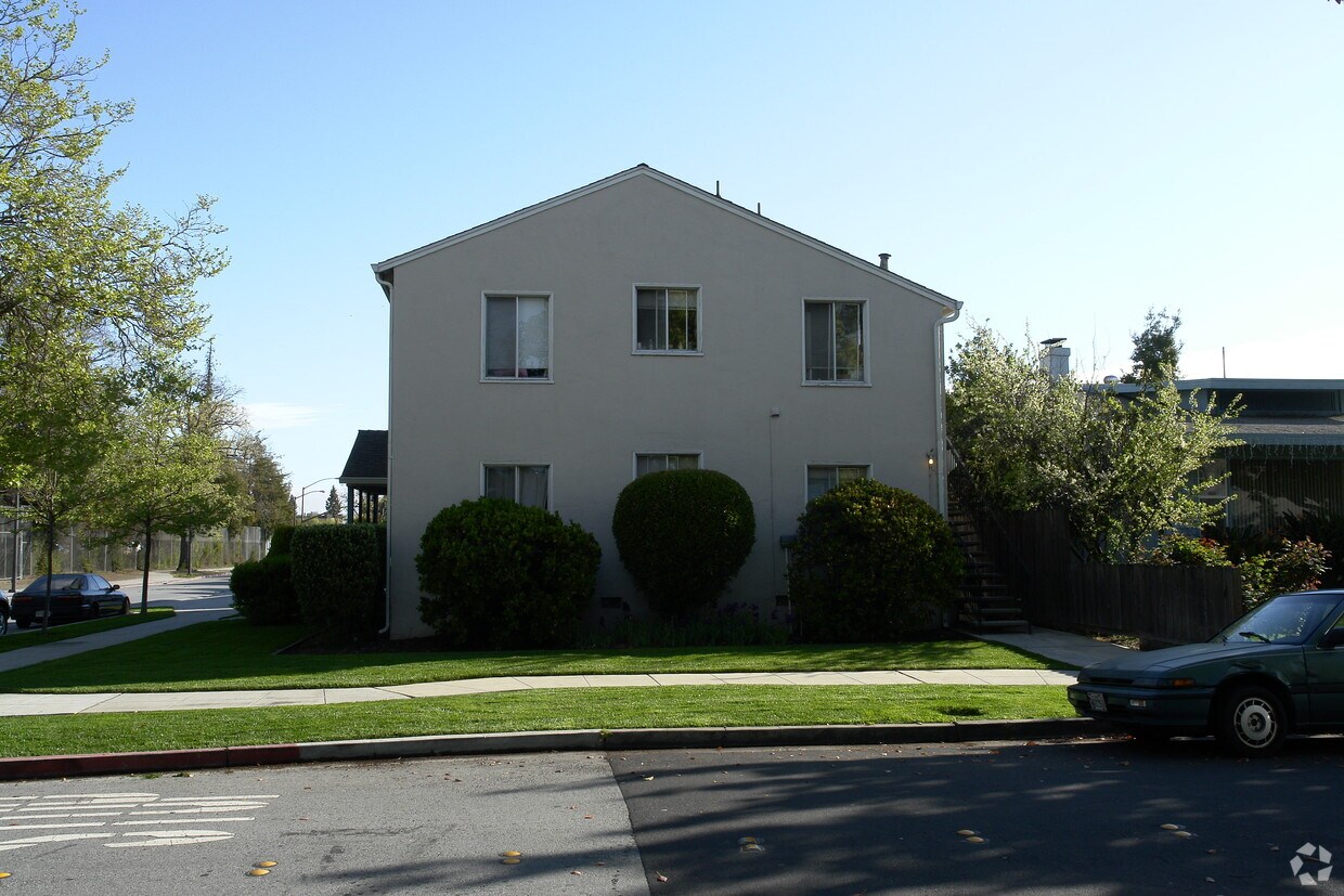 Building Photo - 119 James Ave