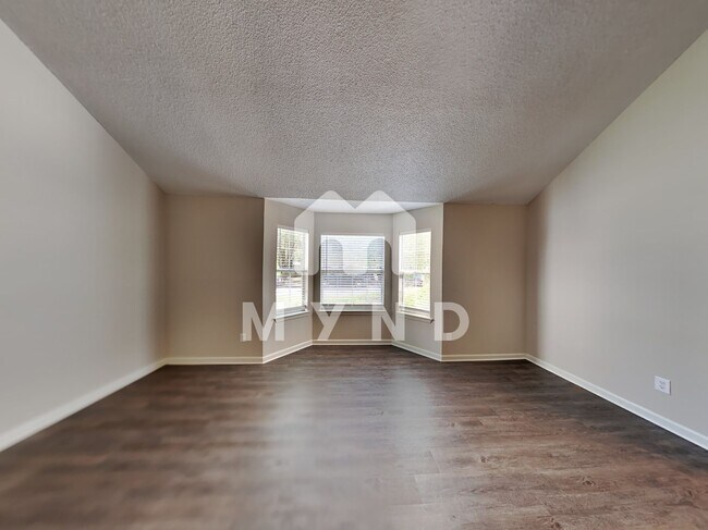 Foto del edificio - 3645 Salem Glen Rd