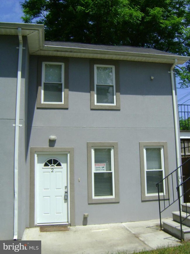 Building Photo - 3715 Falls Rd