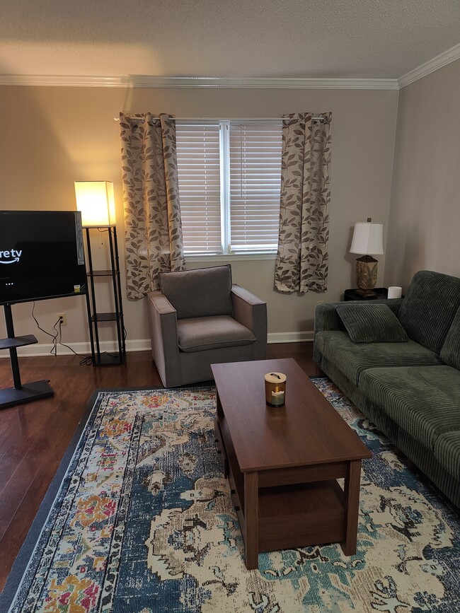 Foto del edificio - 315 McBrien Rd