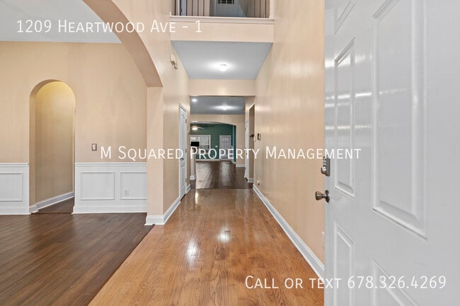 Foto del edificio - 1209 Heartwood Ave