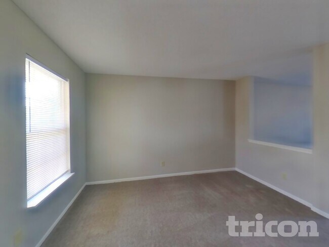 Building Photo - 8243 S Rising Sun Dr