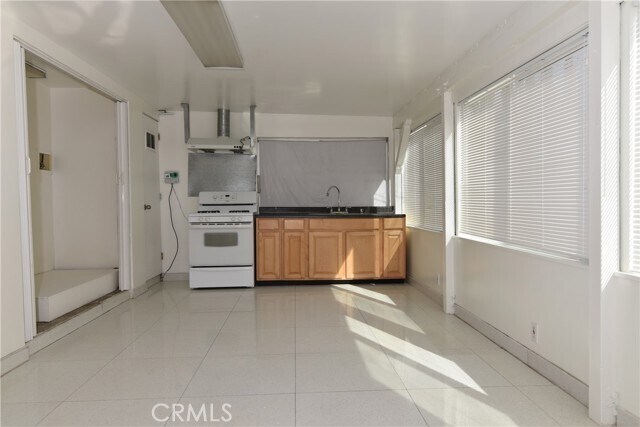 Foto del edificio - 1239 E Maplegrove St