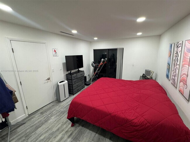 Foto del edificio - 9712 Hammocks Blvd