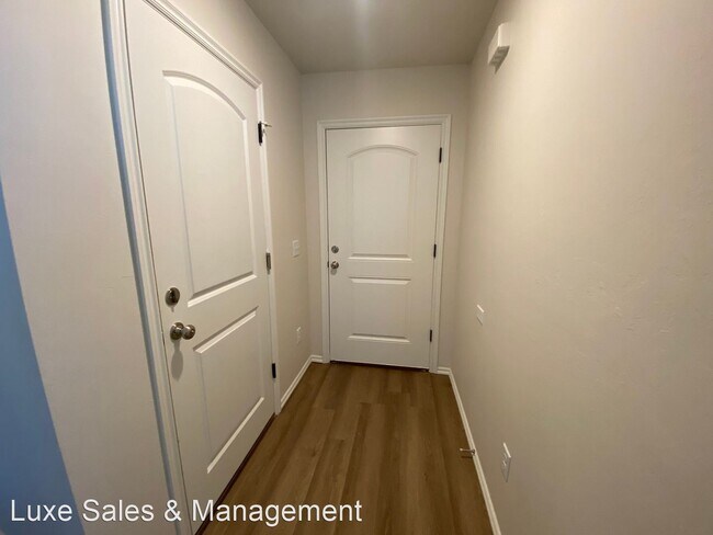 Building Photo - 3 br, 2.5 bath House - 10801 NW 119th Place