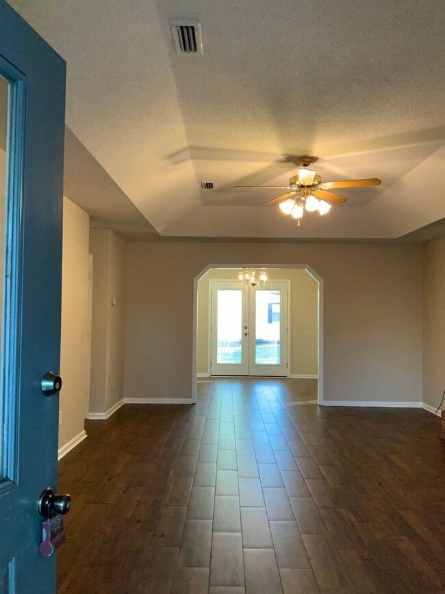 Building Photo - 3 br, 2 bath House - 254 Rolling Pines Dr