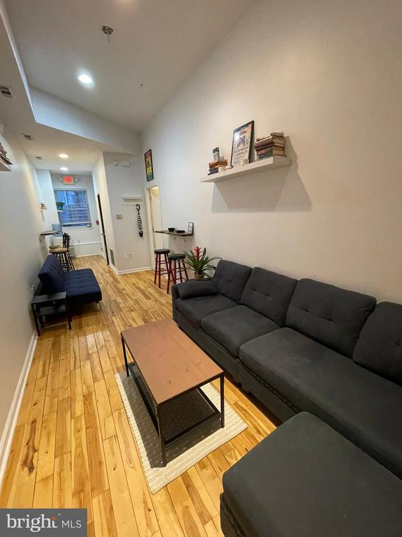 Foto principal - 217 W Girard Ave