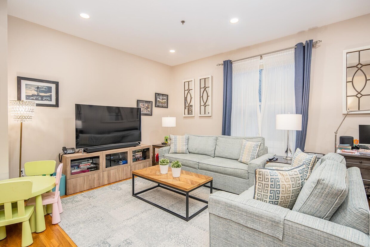 Foto principal - 501 Adams St