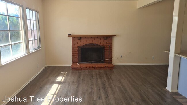 Foto del edificio - 3 br, 2 bath House - 427 E Avenue J15