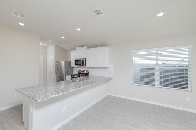 Foto del edificio - New Rental Property Available in Converse,...