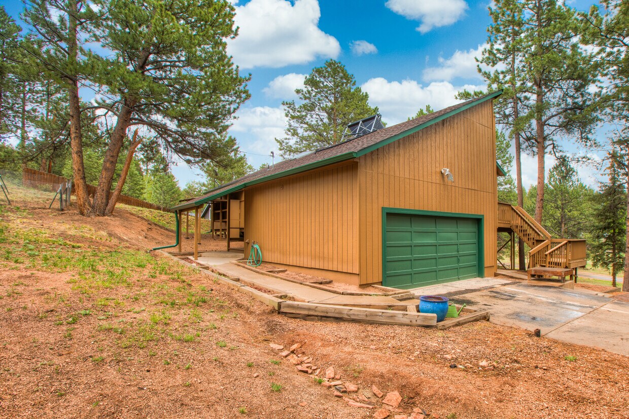 Primary Photo - 200 E Lovell Gulch Rd