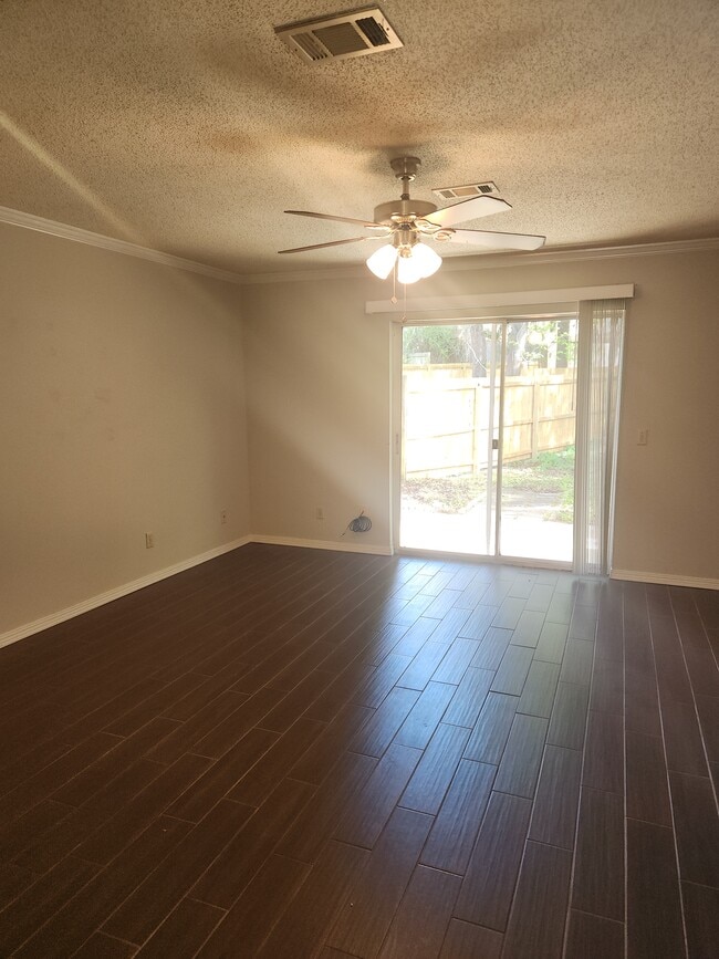 Building Photo - 1331 Foxborough Dr