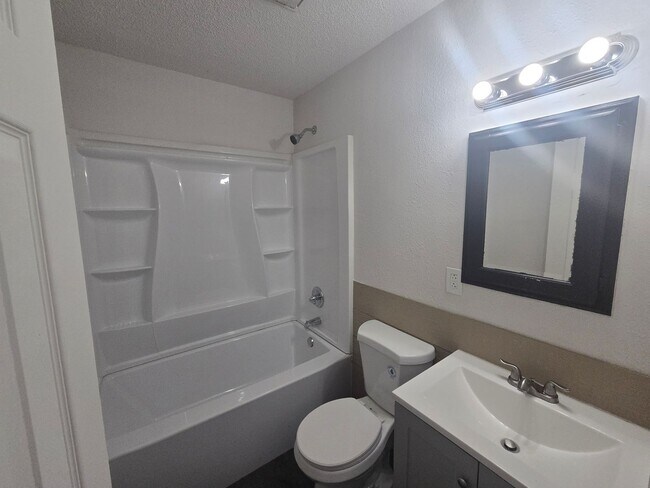 Foto del edificio - Beautiful 3 bed 1 bath house