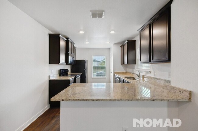Building Photo - Spacious 4BR House in Von Ormy- South San ...