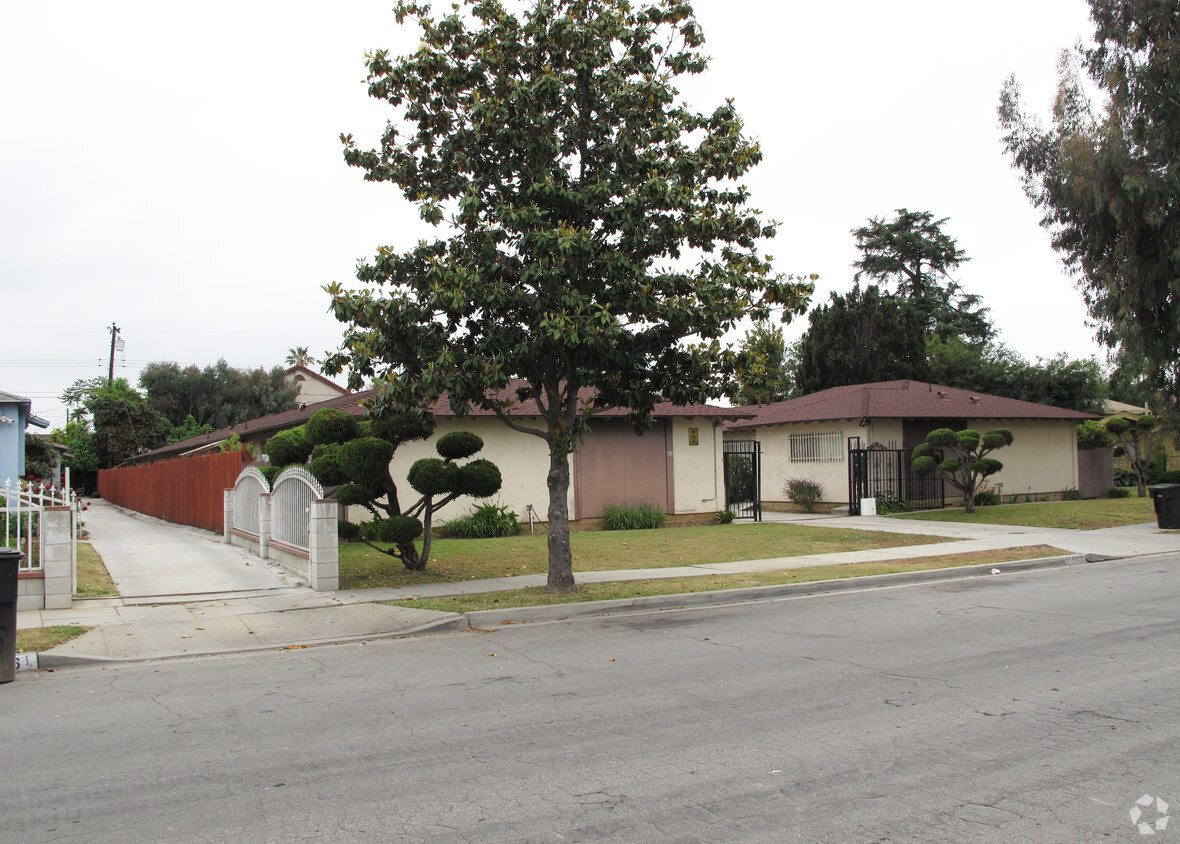 Building Photo - 412-414 N McPherrin Ave