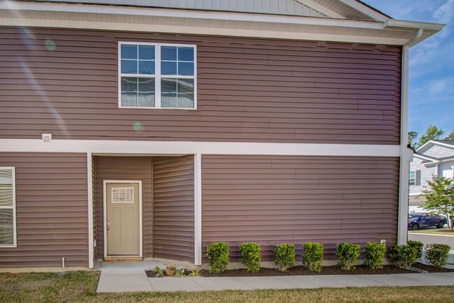 Photo - Like New End Unit Condo, 3 Bed 2.5 Bath