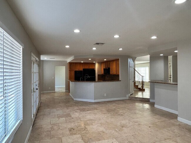 Building Photo - BEAUTIFUL 2 STORY 5 BEDROOM HOME IN HENDERSON