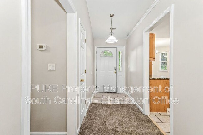 Building Photo - 3372 Wayland Dr