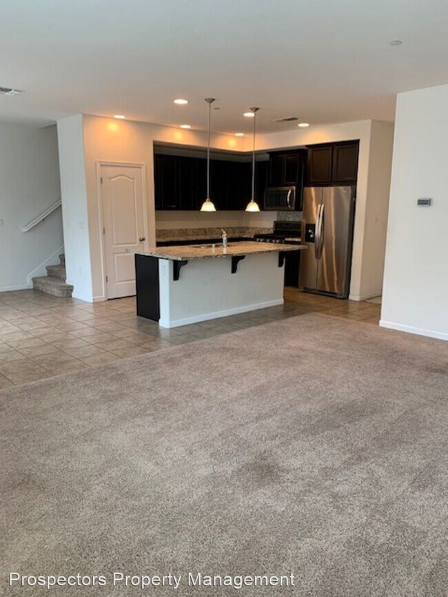 Foto del edificio - 3 br, 2.5 bath House - 18800 Nutmeg Dr