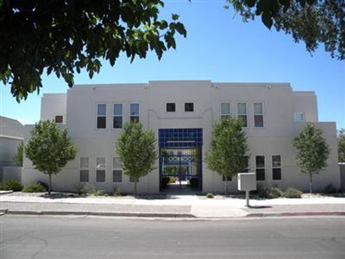 Primary Photo - Huning Gardens Condo- DOWNTOWN LOFT STYLE ...