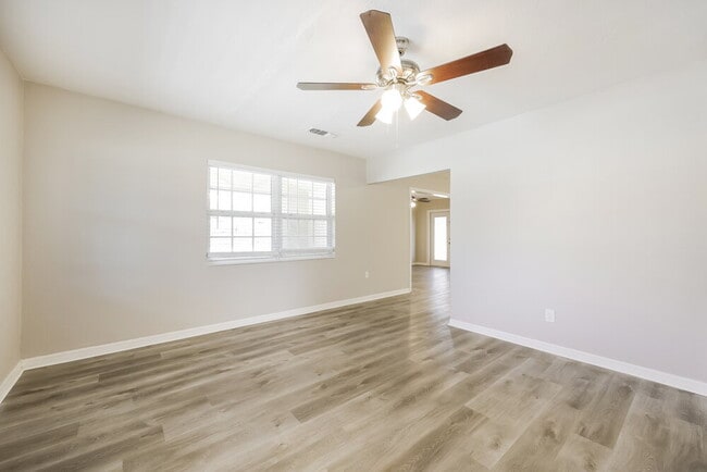 Foto del edificio - 5 Victoria Dr