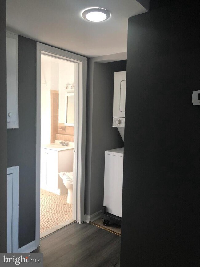 Foto del edificio - 3810 W St SE