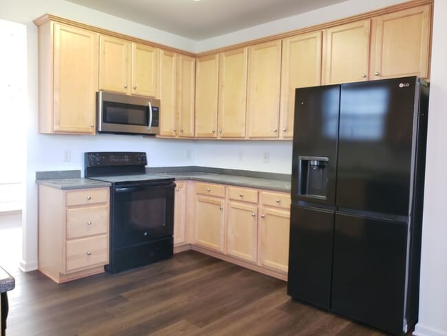 Foto del edificio - 5 bedroom home in Carrington Ridge