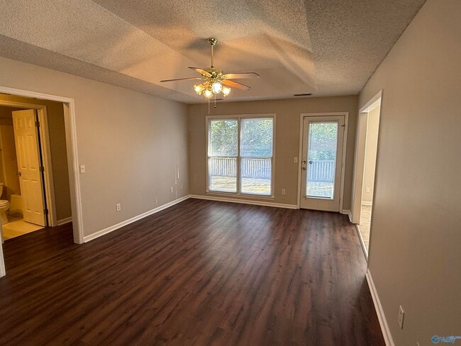 Foto del edificio - 213 Shadowbrook Ln NE