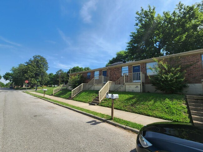 Building Photo - 900 Shelby Ave