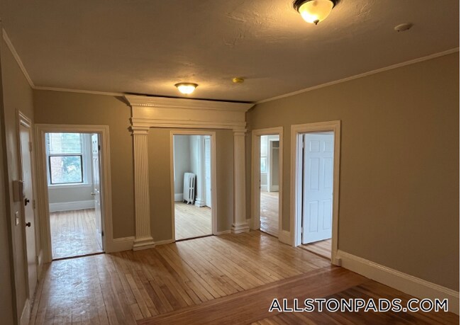 Foto del edificio - 10 Glenville Ave