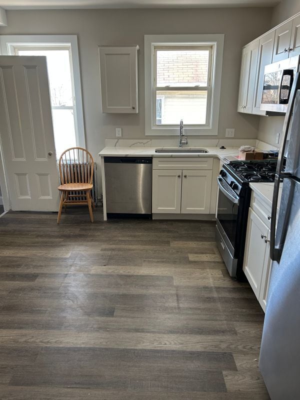 Building Photo - 666 Metropolitan Ave