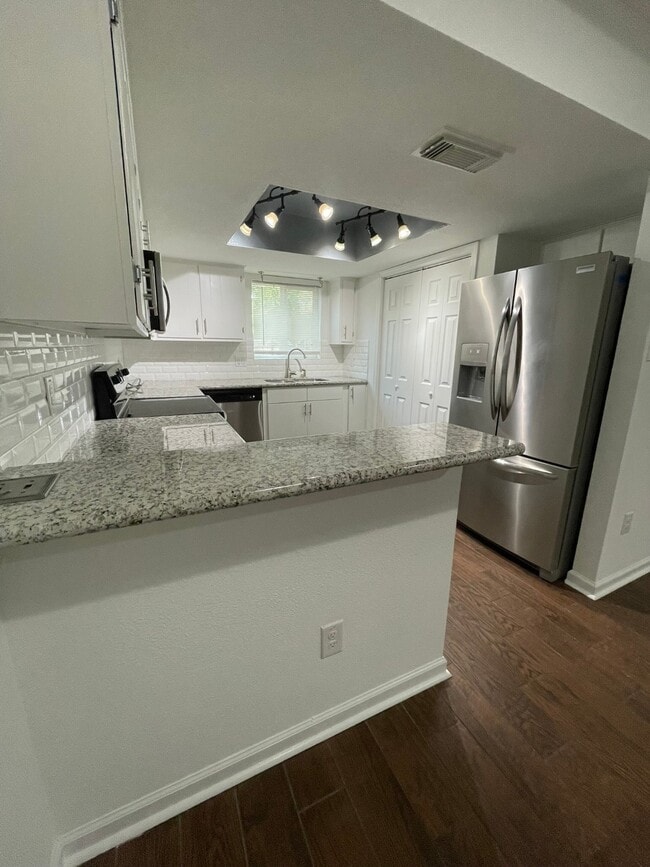 Foto del edificio - 5005 Georgi Ln