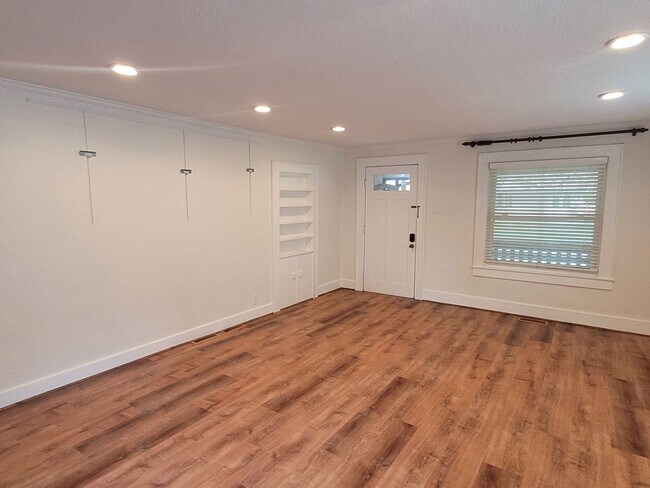 Foto del edificio - 3 Bedroom 1.5 Bath Cottage-Old Southwest