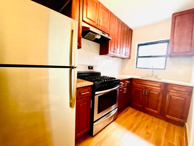 Foto del edificio - 429 Throop Ave