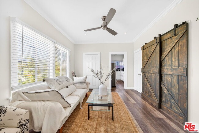 Building Photo - 5919 Lexington Ave