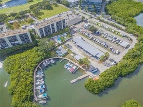 Building Photo - 2700 Cove Cay Dr
