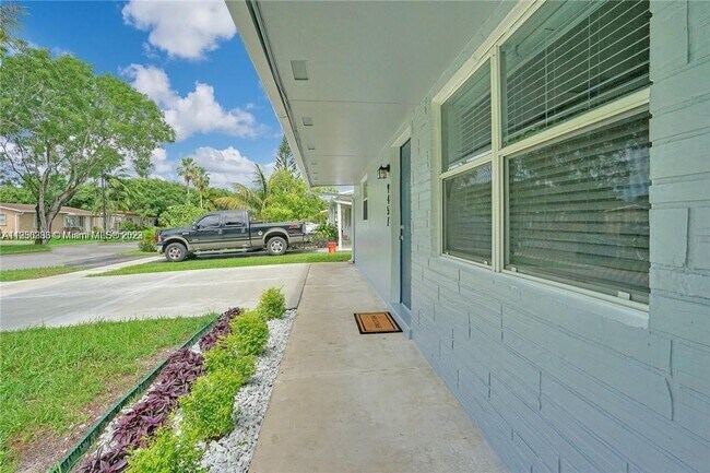 Foto del edificio - 9457 SW 52nd Ct