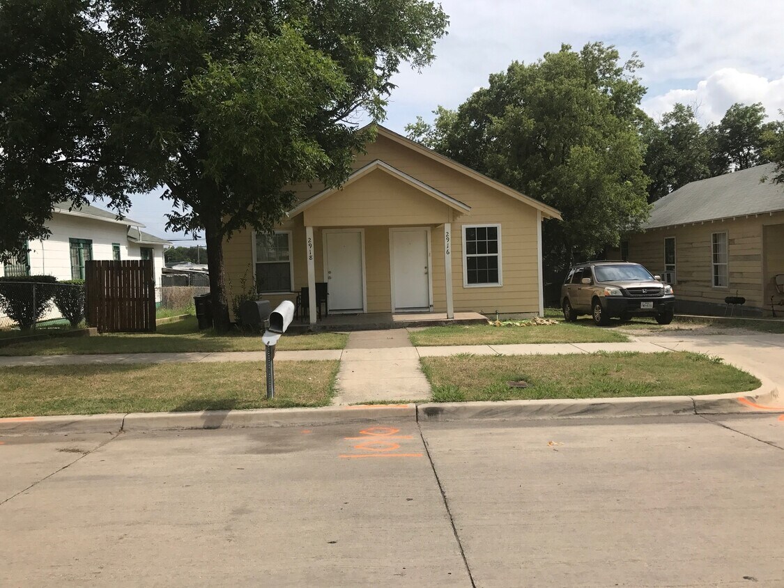 Foto principal - 2916-2918 Avenue G